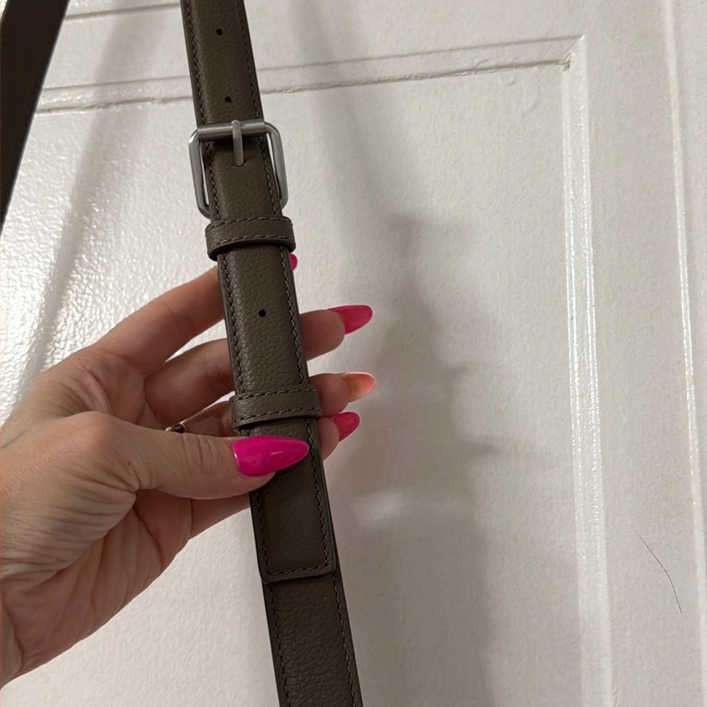 Vince Camuto Bubble Lamb Leather Wayhn Crossbody/Clutch bag. - Picture 9 of 10